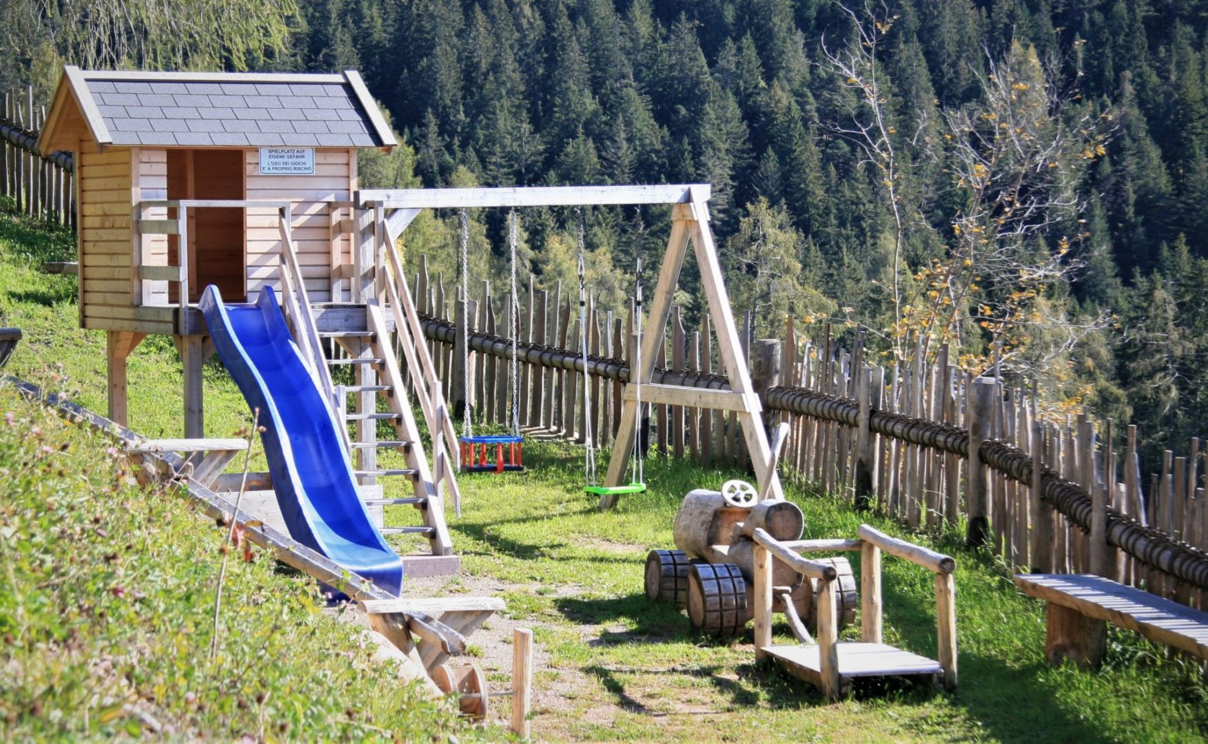 Unser Hof Spielplatz1 scaled - Unser Hof